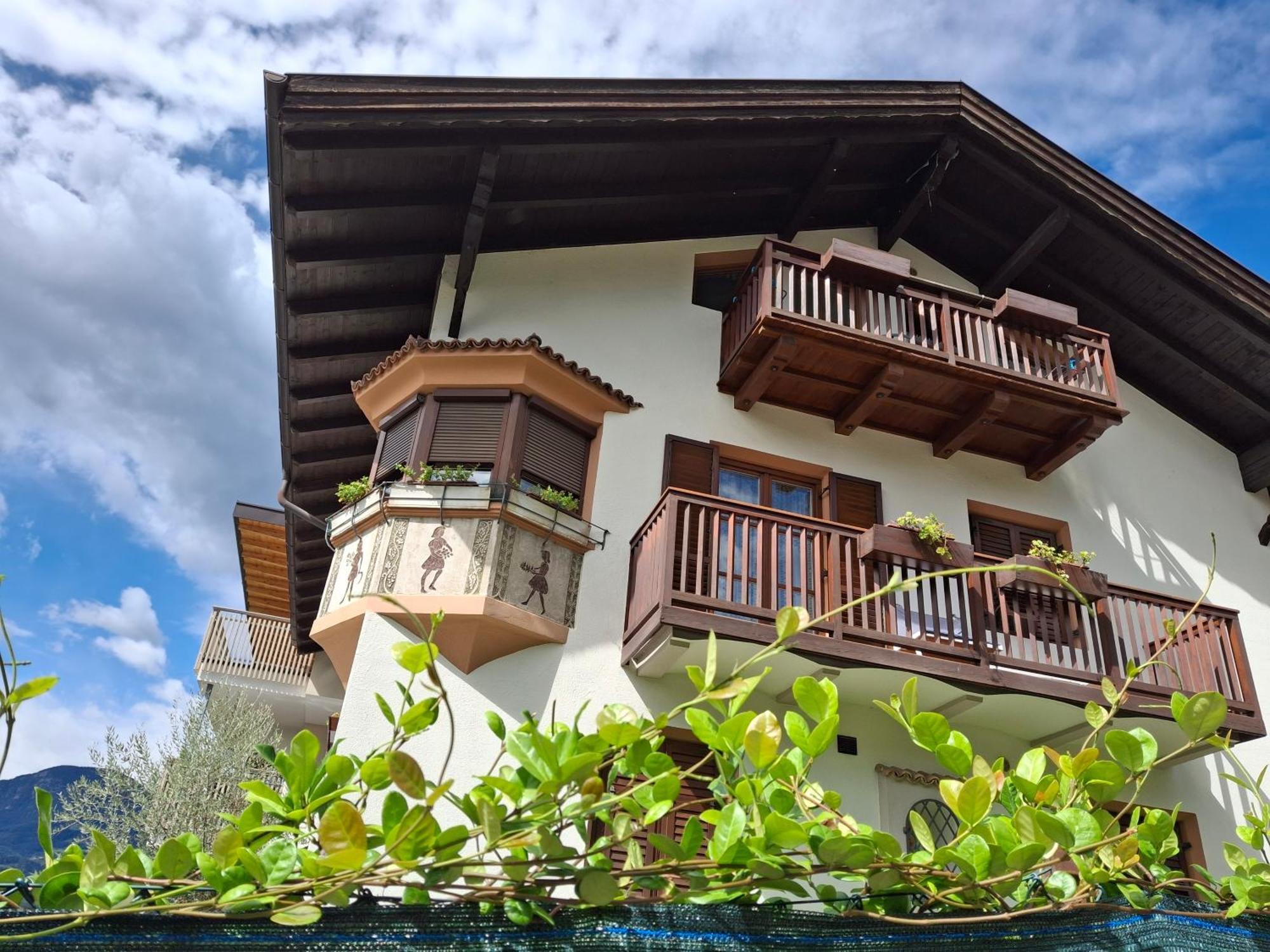 "Bindergor-Hof" Georg Barbieri Apartment Terlano Exterior photo